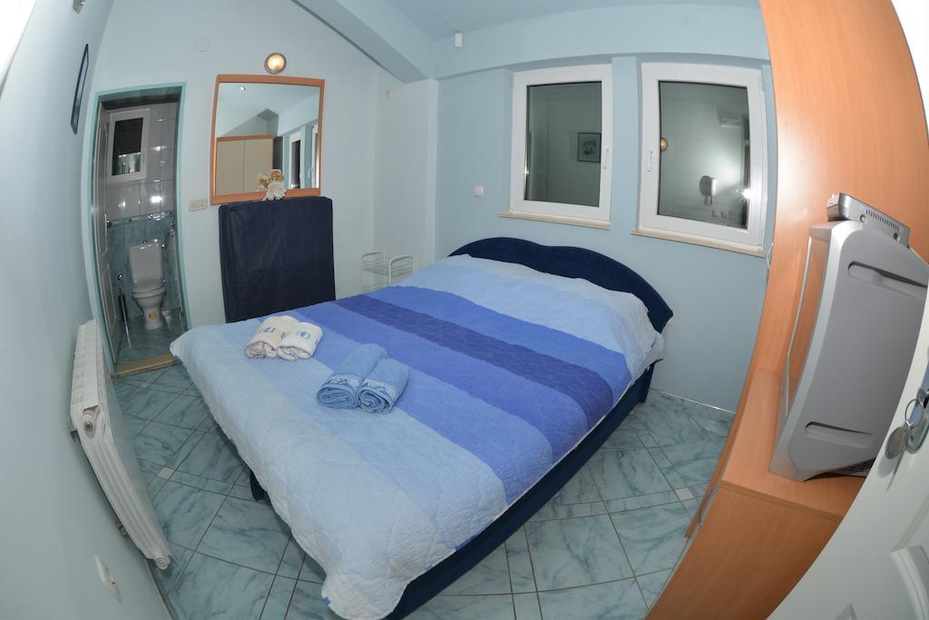 Rooms And Apartaments De Niro Trpejca Bagian luar foto