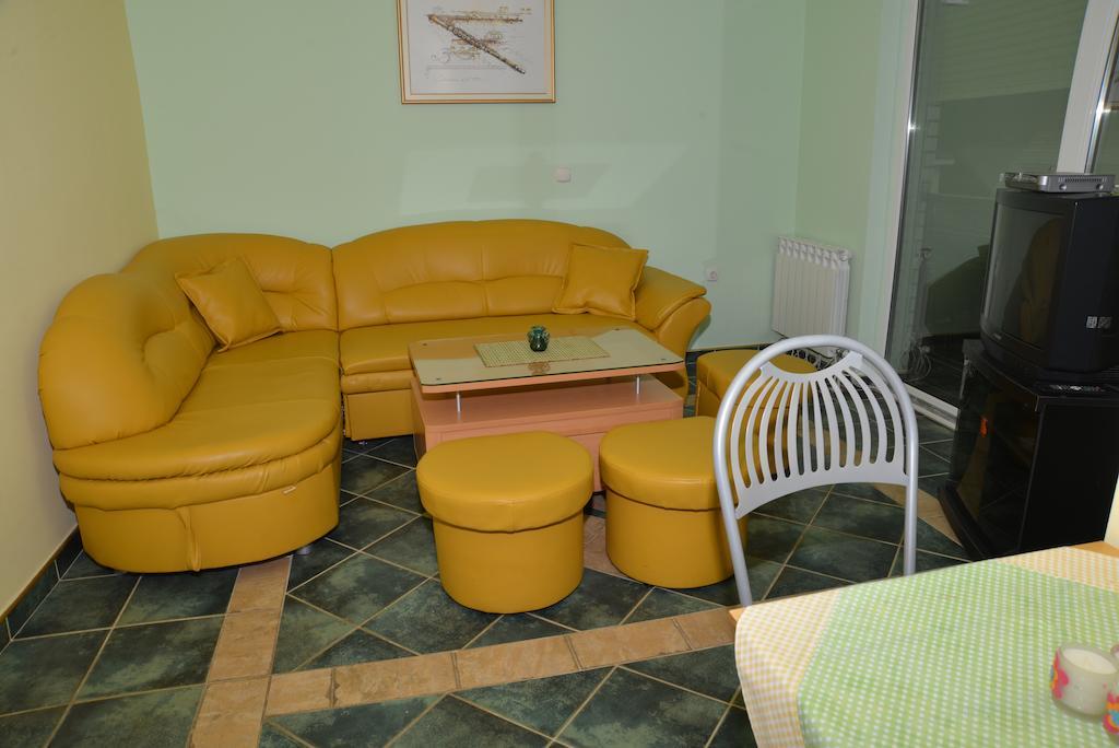 Rooms And Apartaments De Niro Trpejca Bagian luar foto